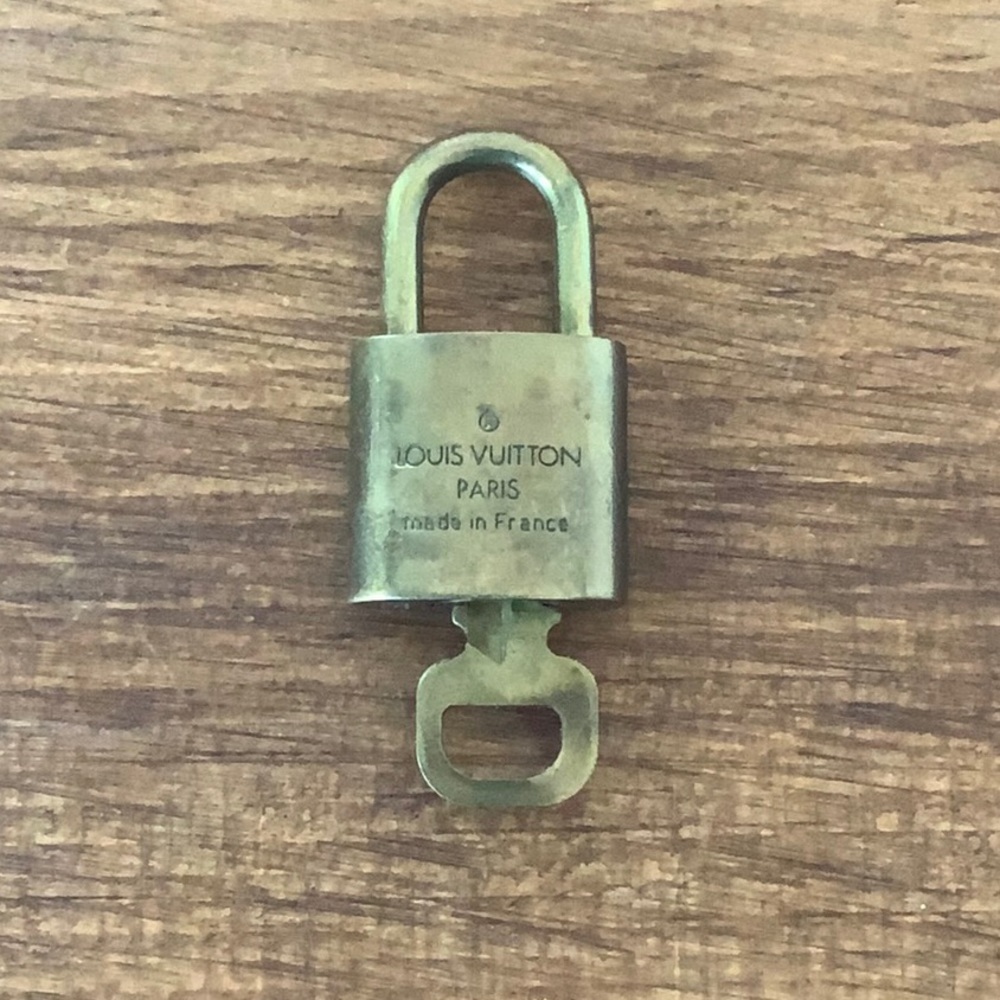 Louis Vuitton Brass '308' Padlock in Goldtone with Goldtone Key [a] - Picture 2 of 6